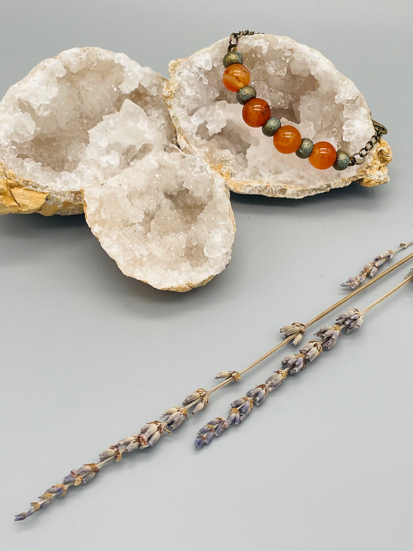 Cornalina con Esferas y Separadores de Bronce en Pulsera