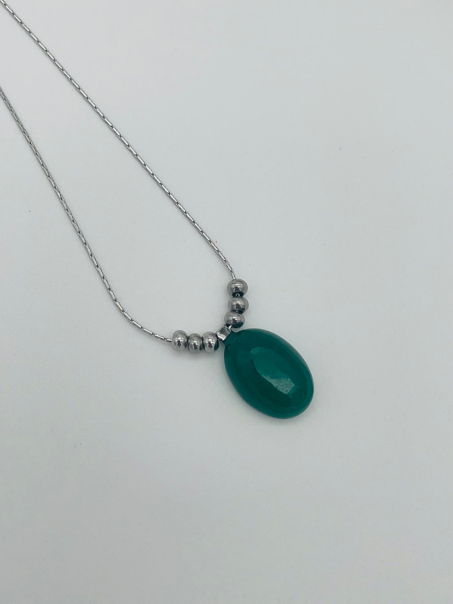Esmeralda Natural en Collar en Cadena Plateada - 50cm Acero Inoxidable