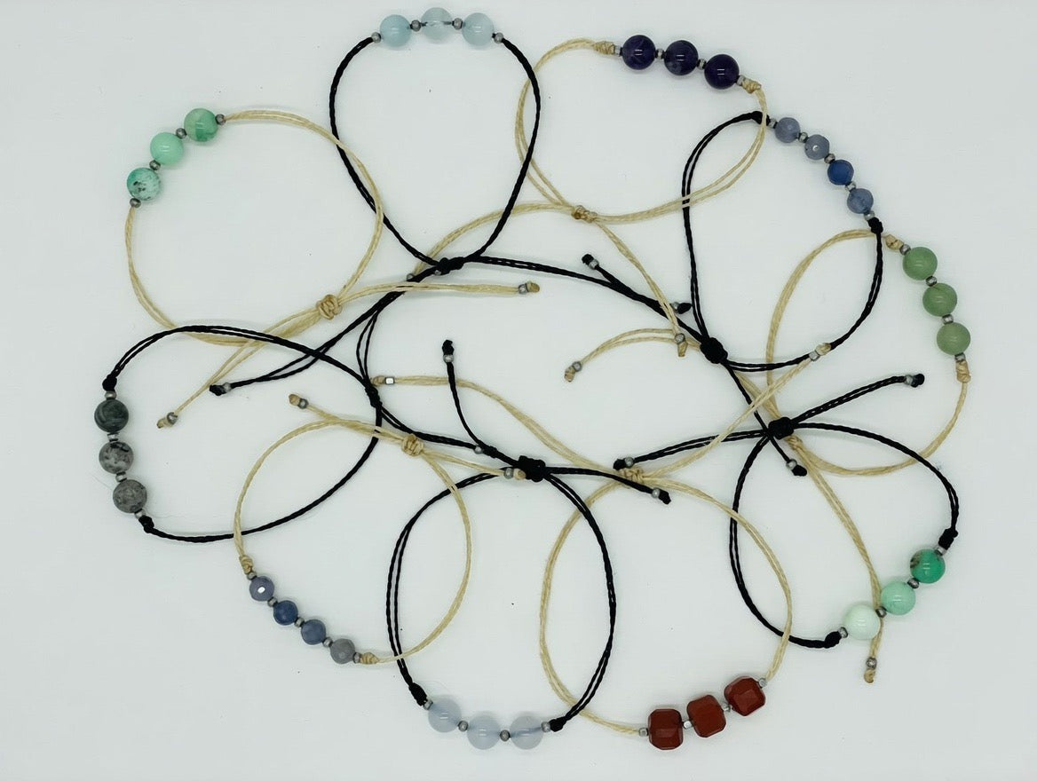 Colección de pulseras de hilo encerado