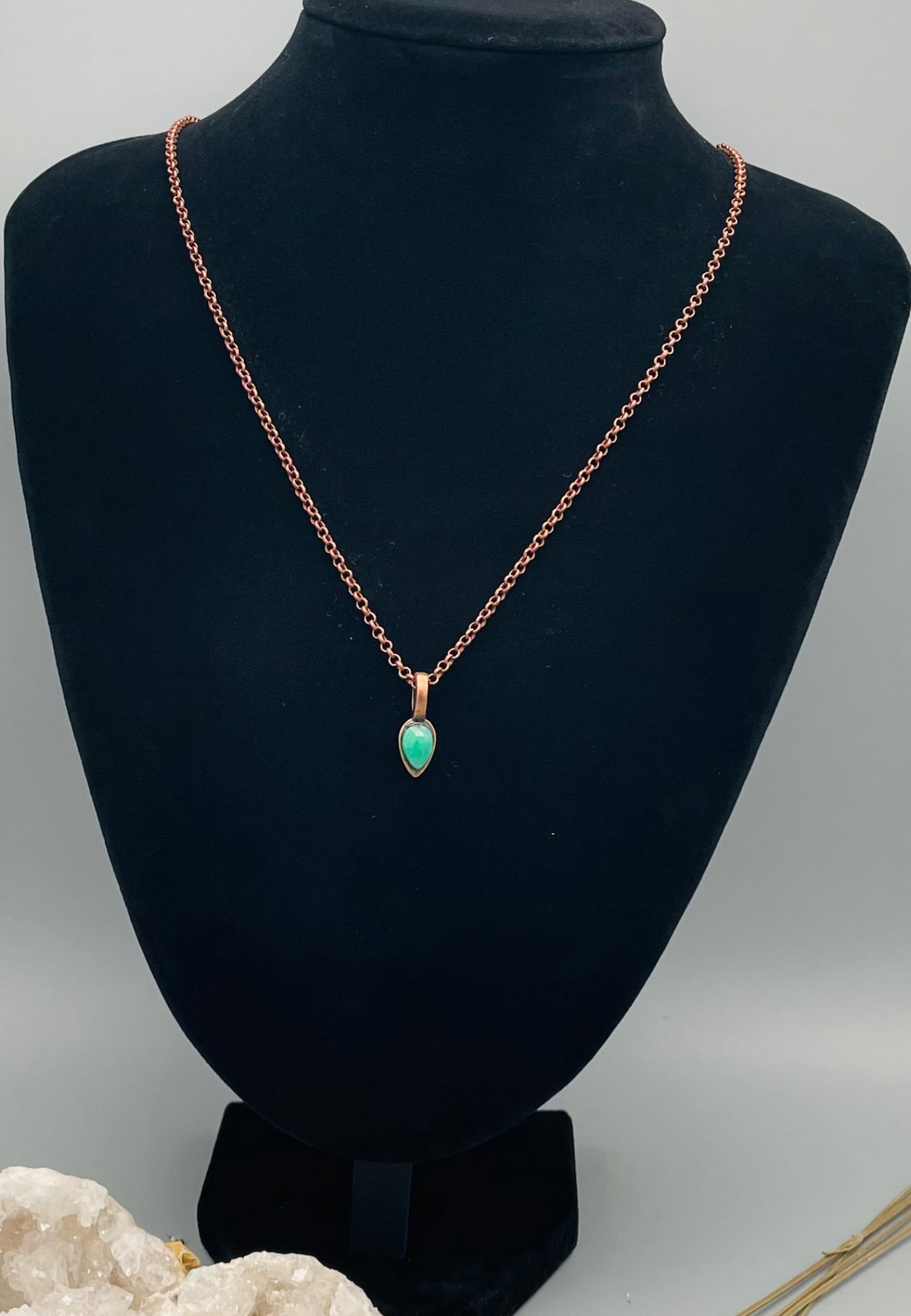 Crisoprasa en Collar de 50 cm con Cadena de Bronce Envejecido