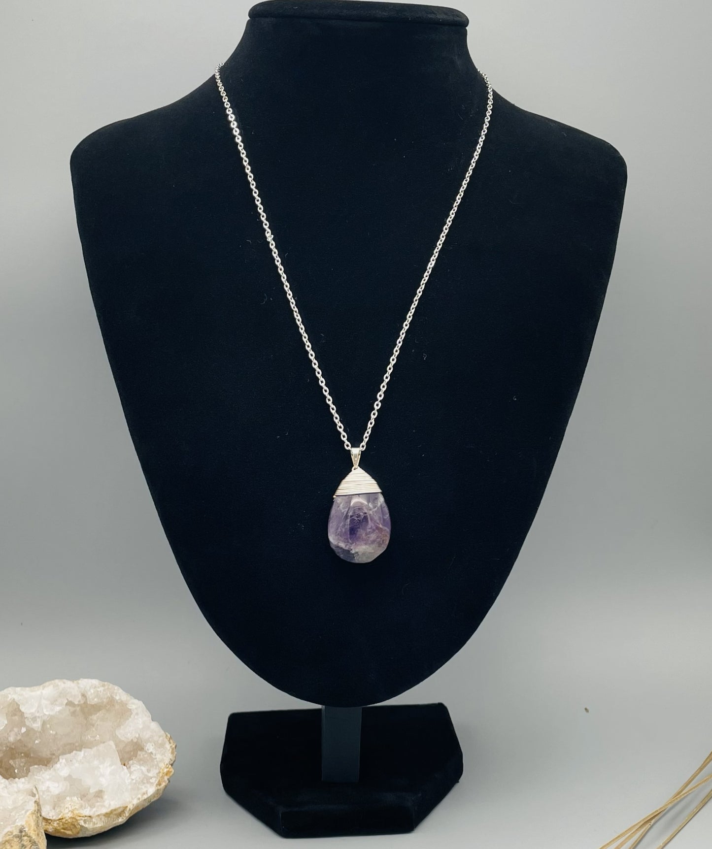 Amatista Chevron en forma de pera en Collar- acero Inoxidable 60cm
