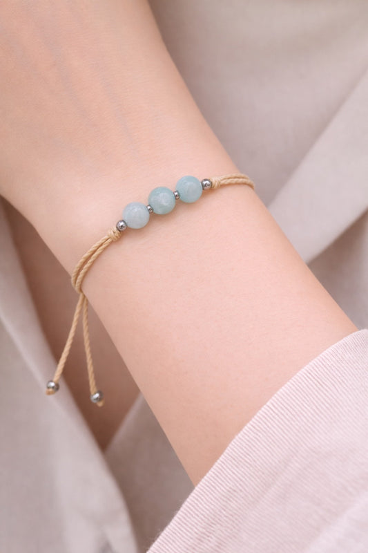 Aguamarina en Pulsera (hilo beige)- Santa Hildegarda
