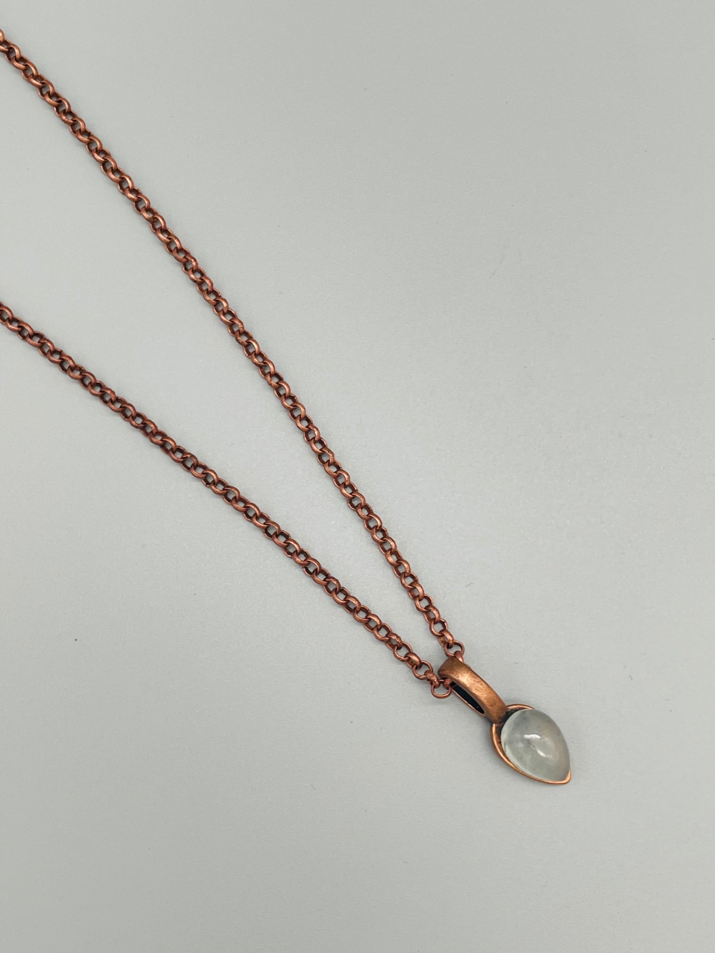 Aguamarina en Collar de 50 cm con Cadena de Bronce Envejecido