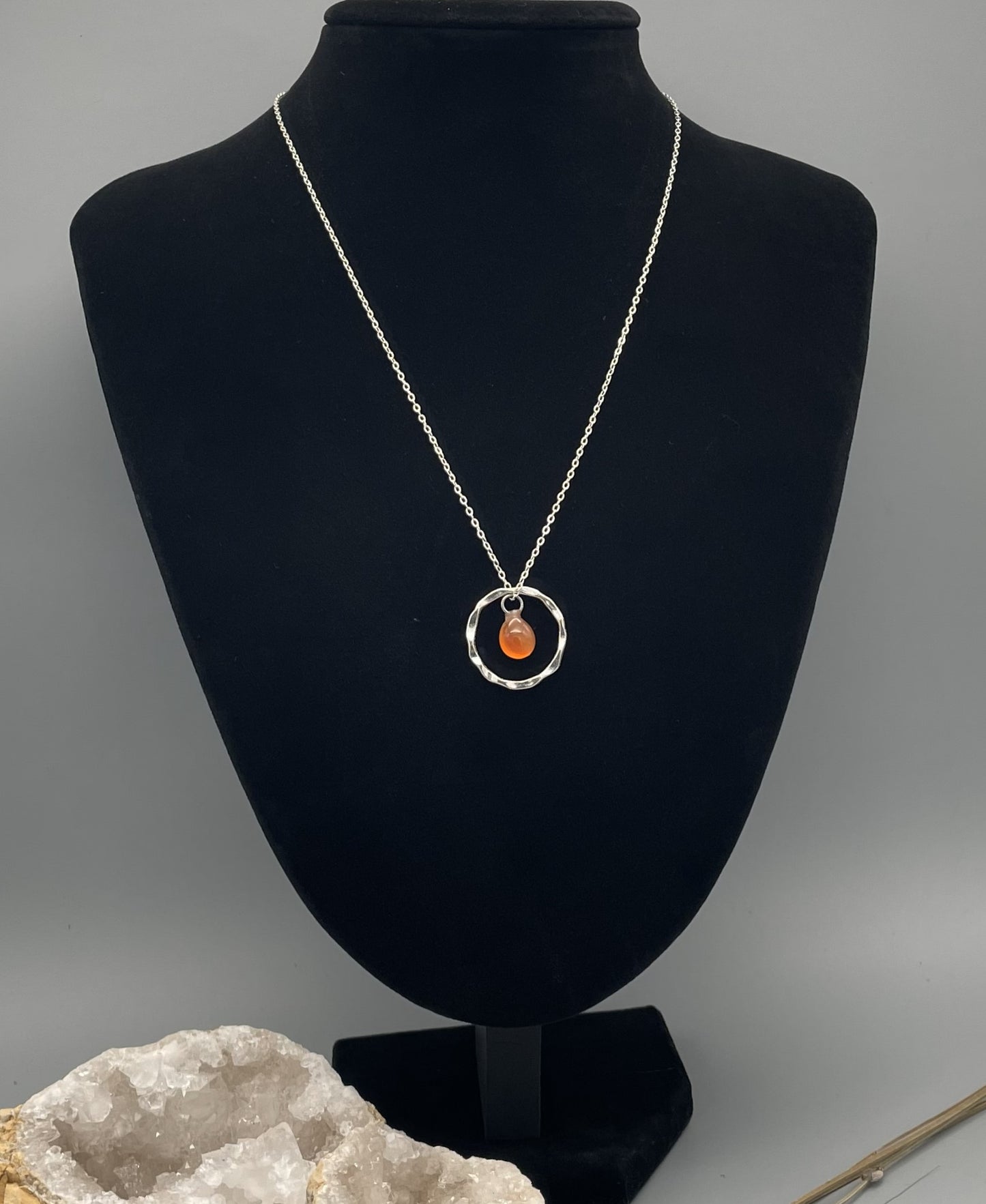 Collar Lágrima Cornalina Aro Acero Inoxidable 50cm