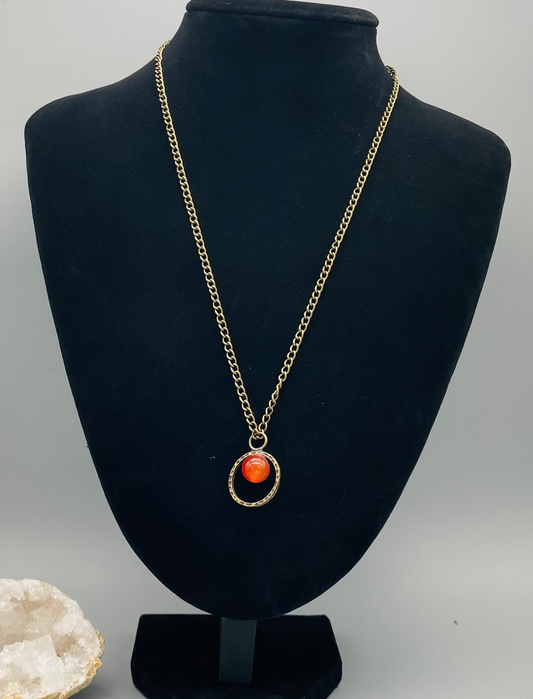 Cornalina en Collar, cuentas de 10mm y Aro de Bronce Martillado - 50cm