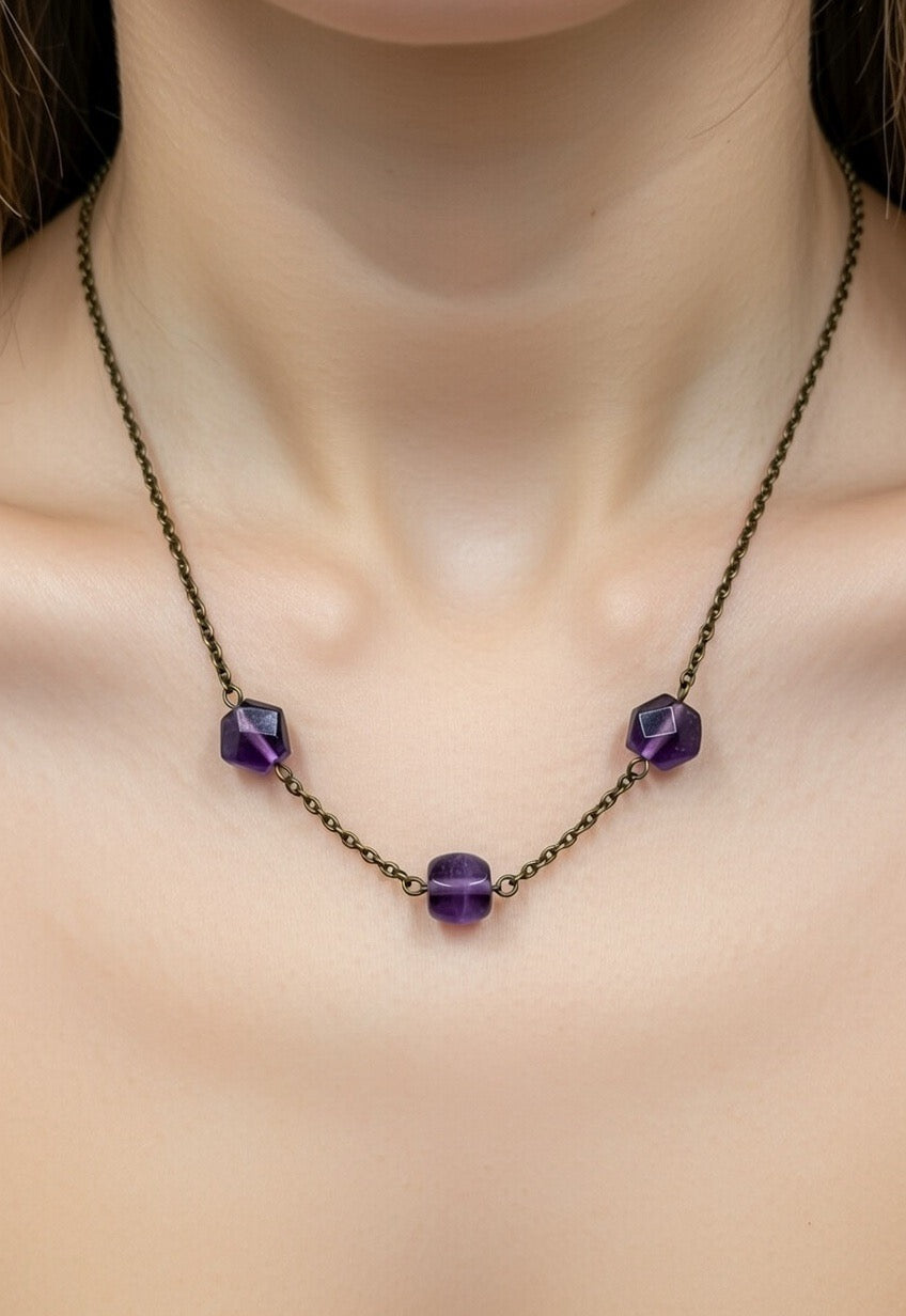 Amatista Natural Pulida en Collar de Bronce con 3 Piedras - 60cm