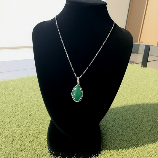 Aventurina en Collar  con Alambrismo - Cadena Satélite Plateada 60cm