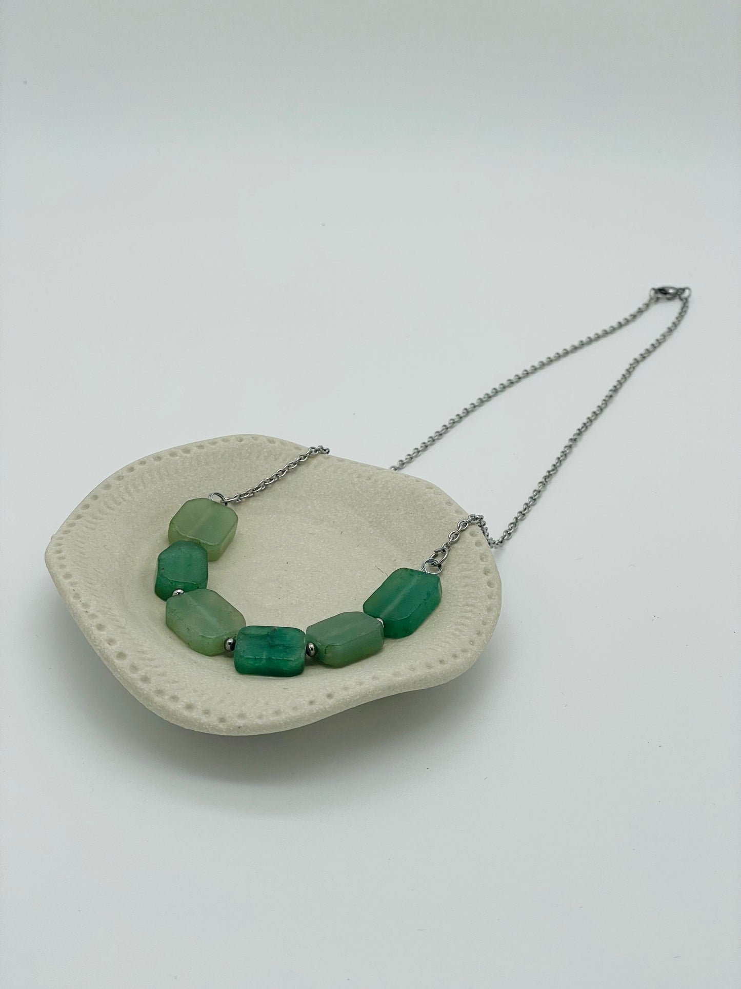 Aventurina en Collar de Acero Inoxidable con  - 6 Gemas Cuadradas - 50 cm