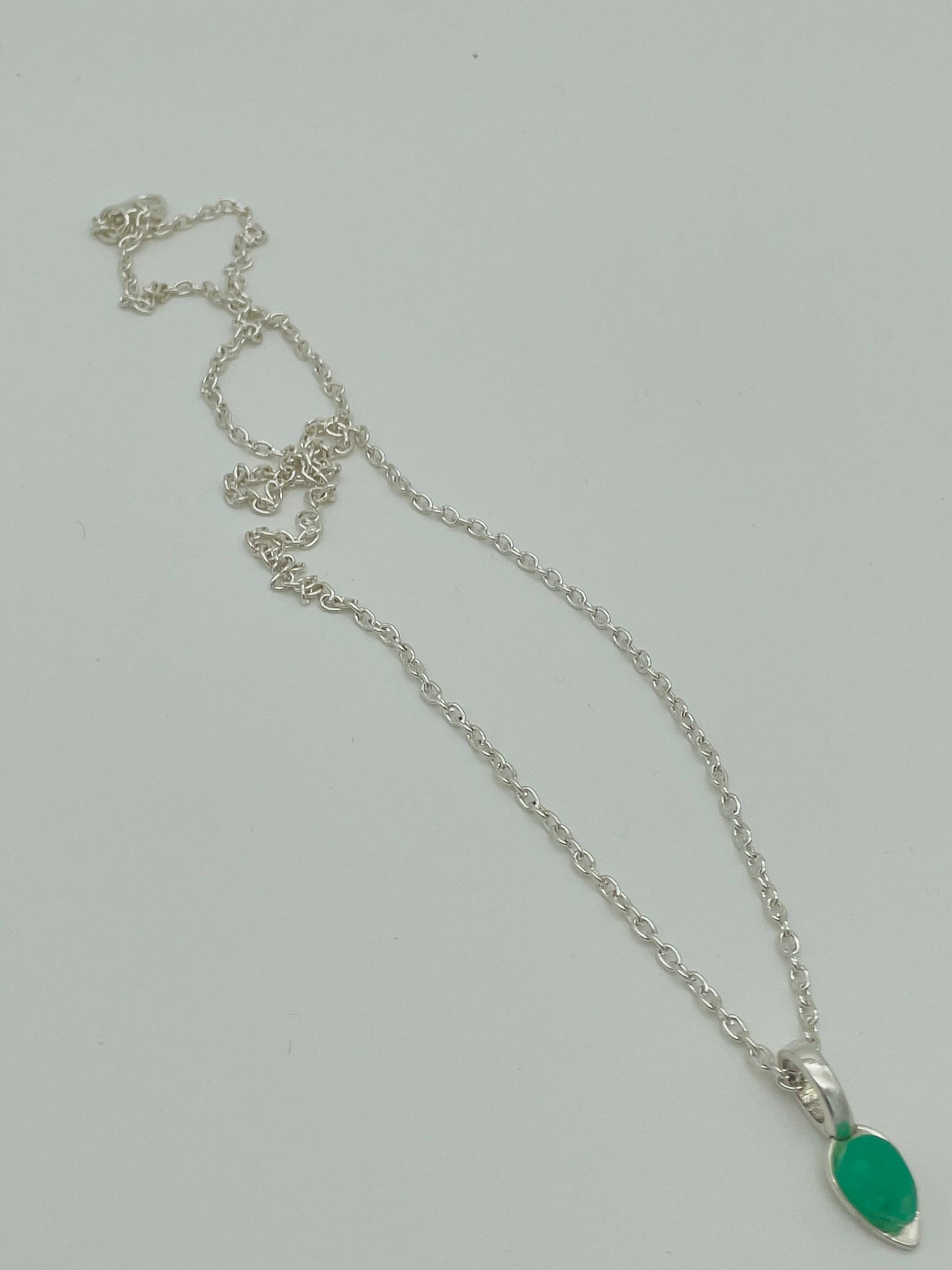 Crisoprasa en Lágrima en Collar con Cadena Acero Inoxidable- 50cm