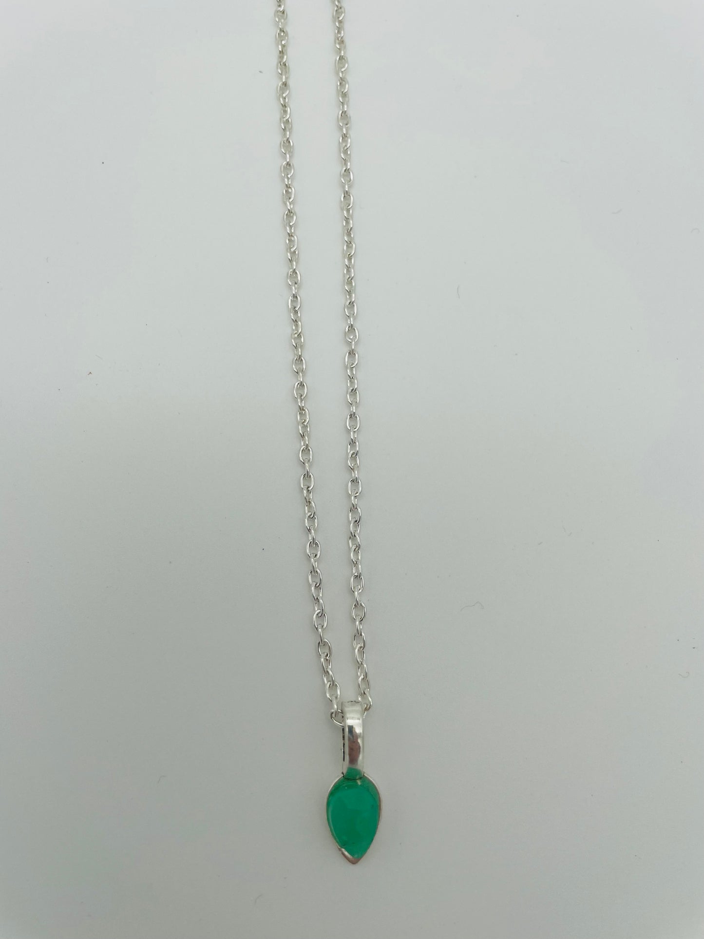 Crisoprasa en Lágrima en Collar con Cadena Acero Inoxidable- 50cm