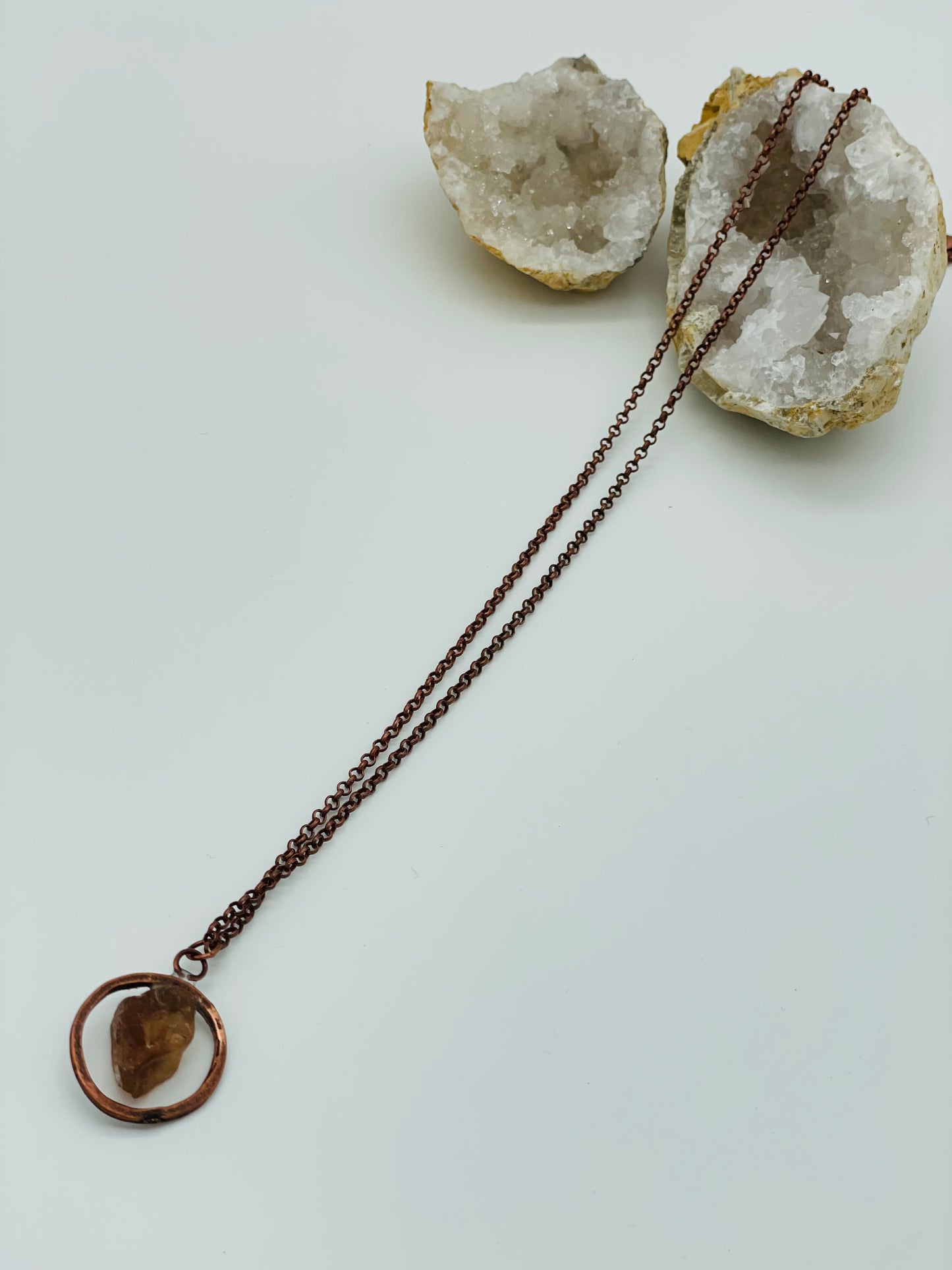 Topacio Imperial Pulido en Collar con Aro y Cadena de Bronce  - 50cm