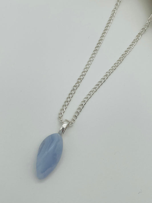 Calcedonia Natural Pulida en Collar de Acero Inoxidable - 50cm