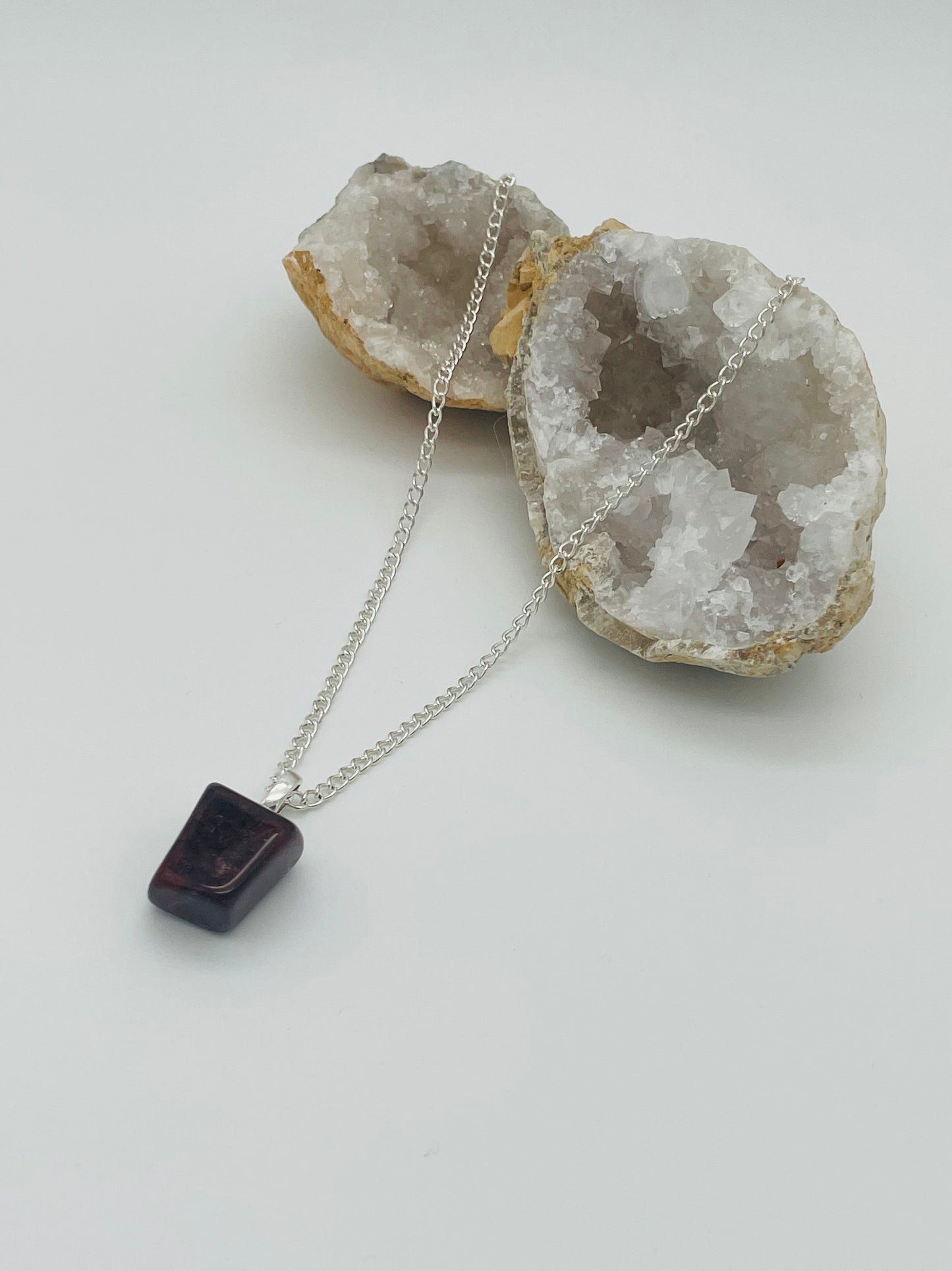 Jaspe Sardo en Collar con Cadena de Acero Inoxidable - 60cm