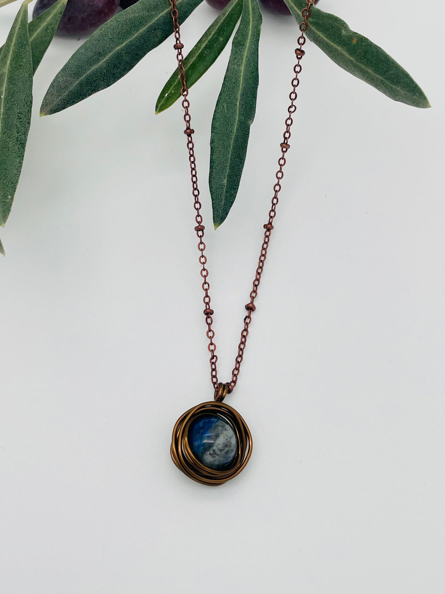 Lapislázuli  en Collar Satélite de Bronce Envejecido - 50 cm