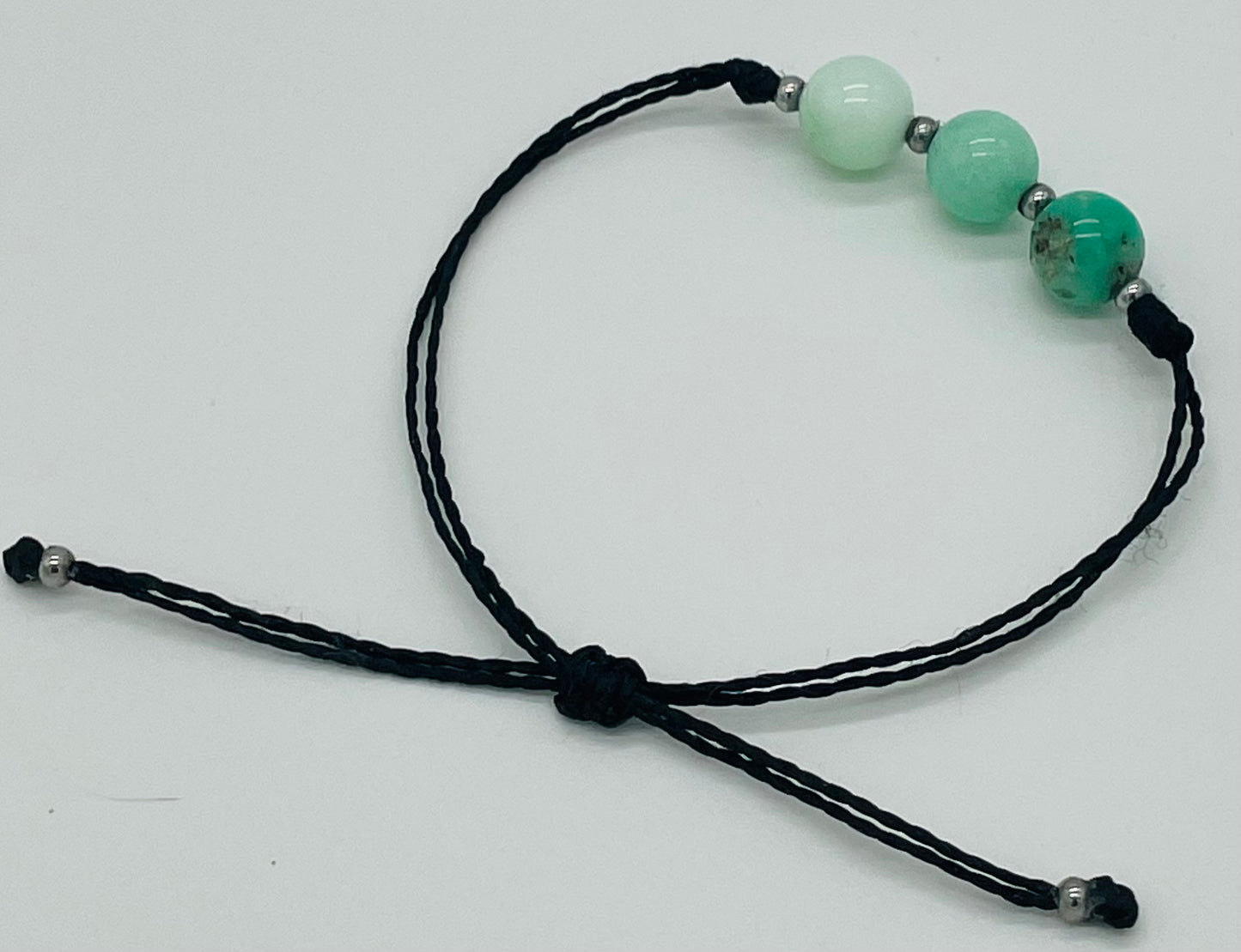 Crisoprasa en Pulsera (hilo negro) - Santa Hildegarda