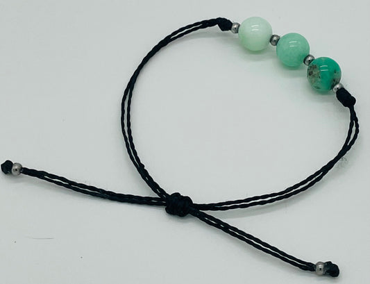Crisoprasa en Pulsera (hilo negro) - Santa Hildegarda