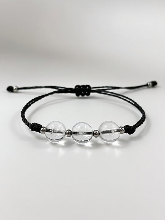 Cristal de Roca en Pulsera (hilo negro) - Santa Hildegarda