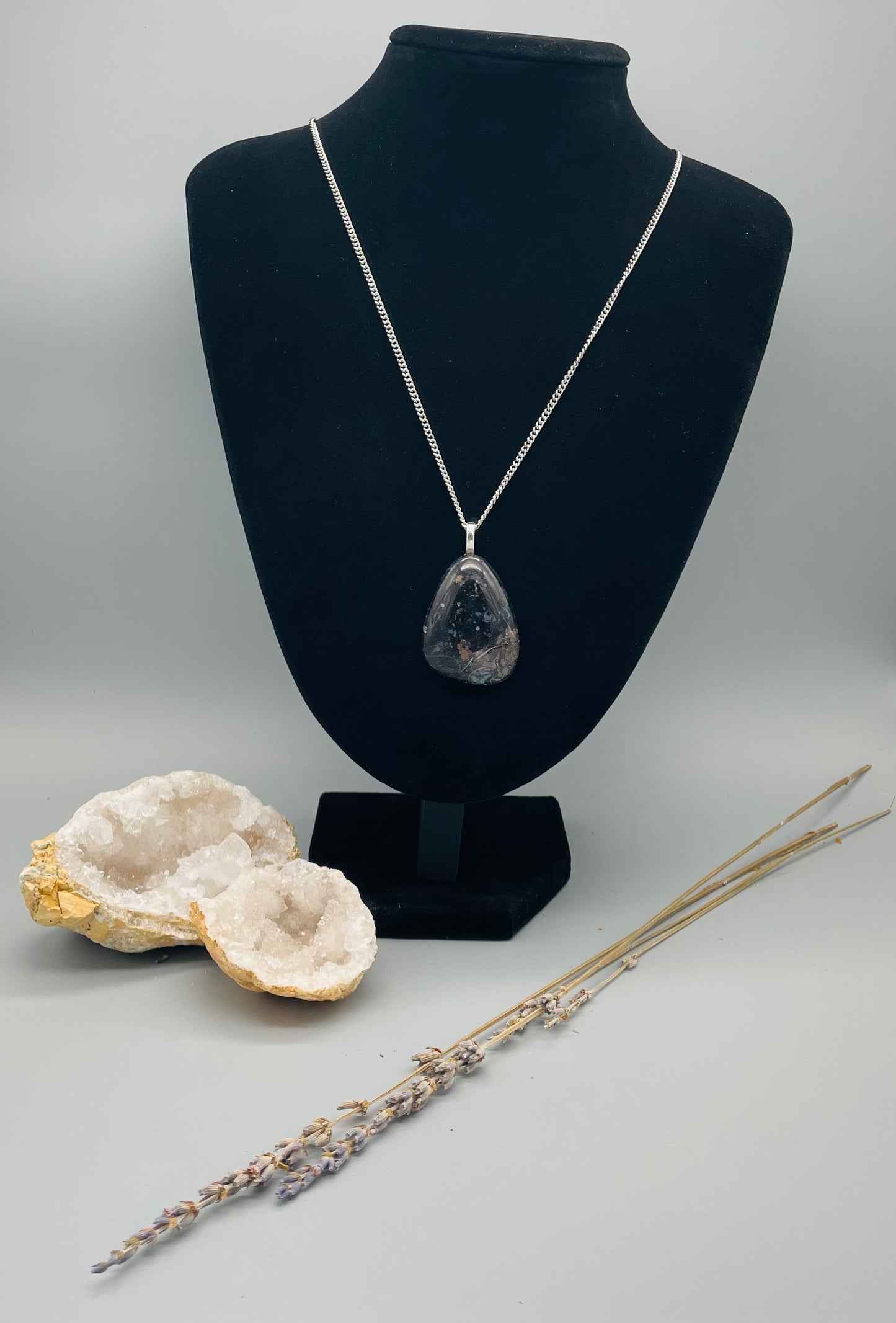 Magnesita en Collar de Acero Inoxidable Ajustable