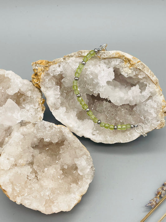 Olivino en Pulsera de Acero Inoxidable Ajustable