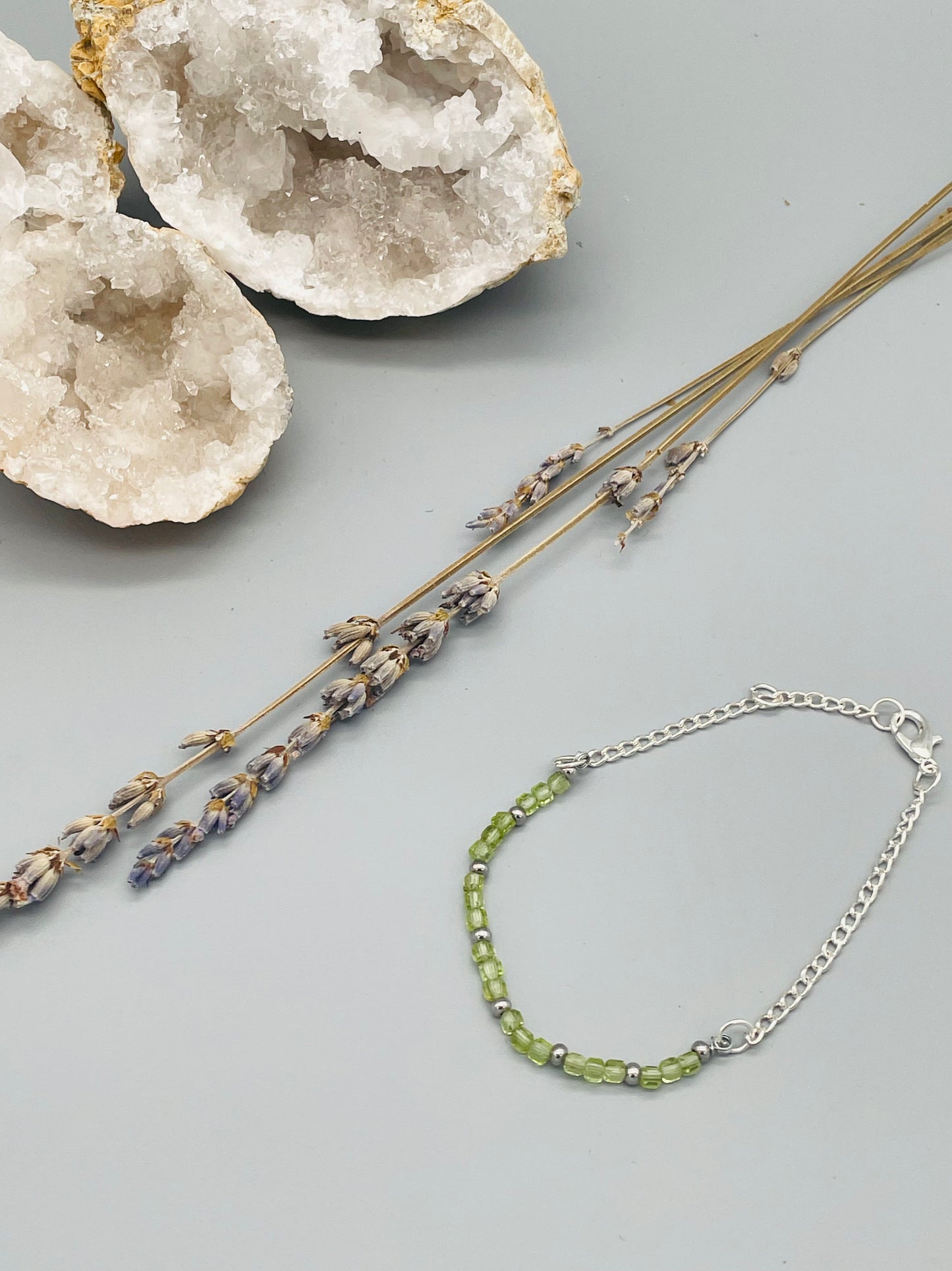 Olivino en Pulsera de Acero Inoxidable Ajustable