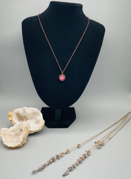 Rubí Corindón en Collar con Alambrismo - Cadena Satélite de Bronce Ajustable - 50 cm