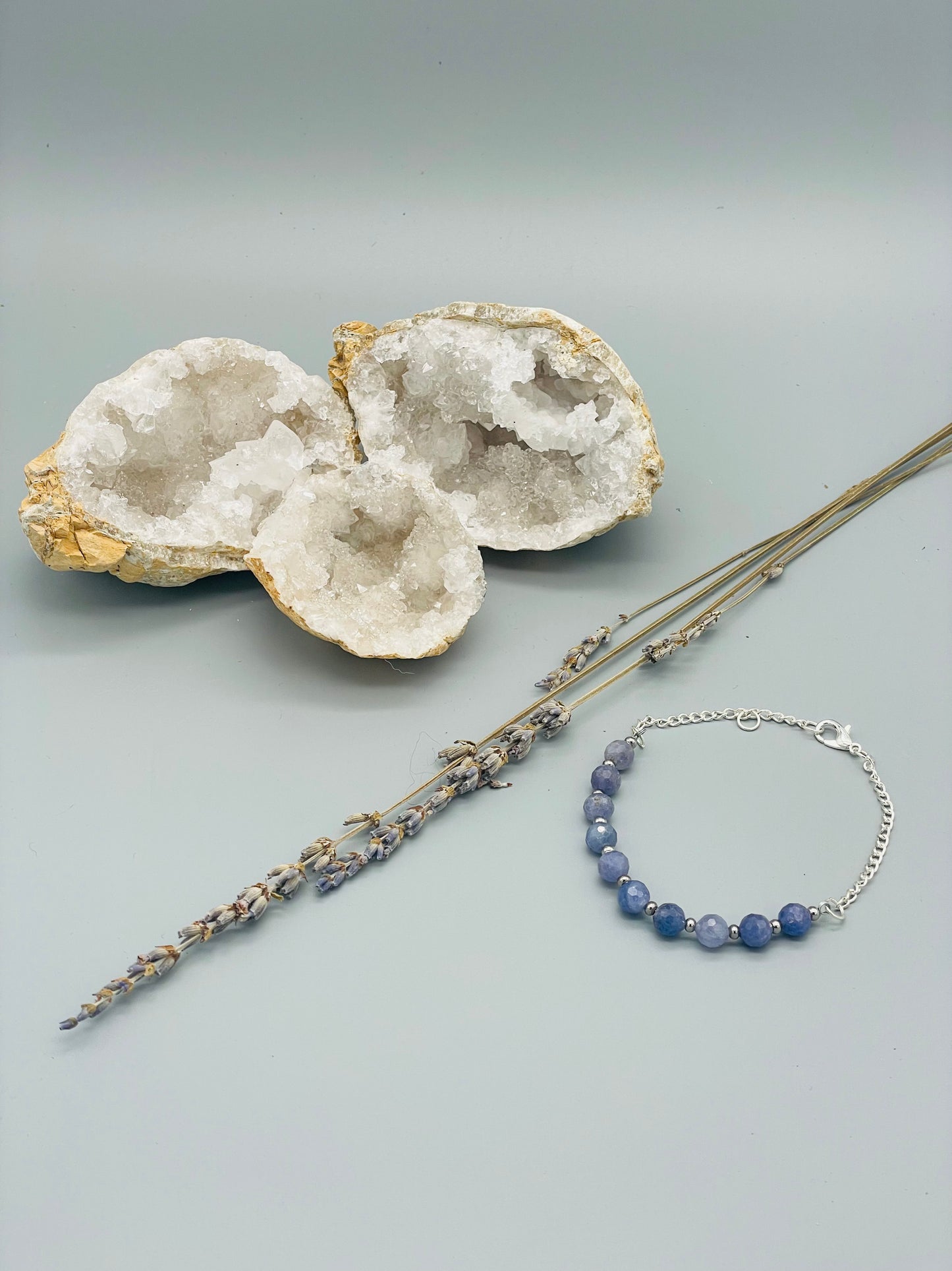 Zafiro de Esferas Facetadas en Pulsera ajustable