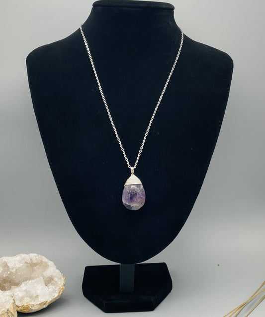 Amatista Chevron en forma de pera  en Collar- acero Inoxidable 60cm