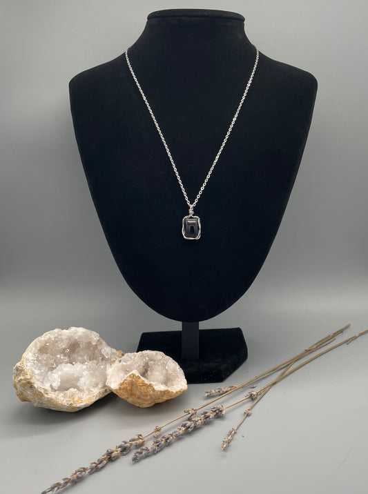 Ónice en Collar de 50 cm con Alambrismo - Cabujón Pequeño